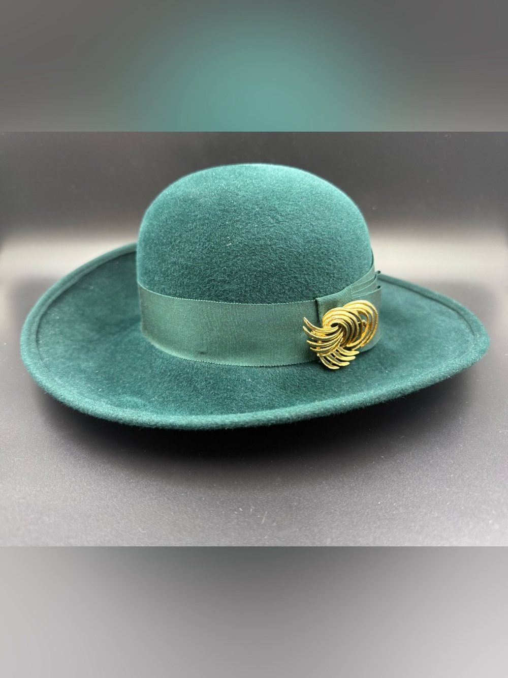 Vintage Norman-Morcia Green 100%Rabbit Hair Felt Hat Made in England Gold Accent
